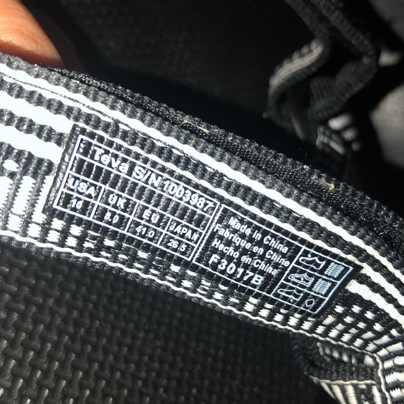 Teva sandals size 10 - Picture 9 of 10